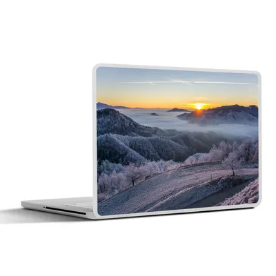Produktbild von MuchoWow® Laptop Aufkleber Sticker Cover Winter - Berge - Sonne - Abend 30x22 cm - Laptop-Sticker