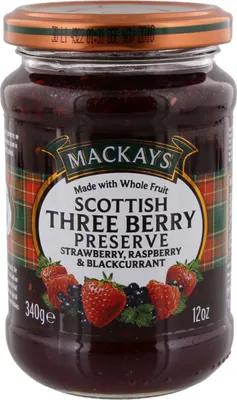 Produktbild von Mackays Schottische Drei-Beeren-Konfitüre Erdbeere, Himbeere, schwarze Johannisbeere Topf 340 Gramm