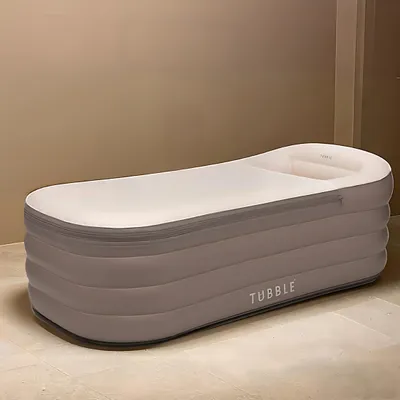 Productafbeelding van Tubble® Royale Opblaasbaar Bad Ambient Taupe 255L – Opvouwbaar Bad voor Volwassenen tot 188cm, Opbouw in 1min, Indoor & Outdoor