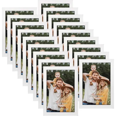 Productafbeelding van Set van 18 fotolijsten, 10x15 cm, wit, geschikt voor wandmontage of plaatsing op een tafel