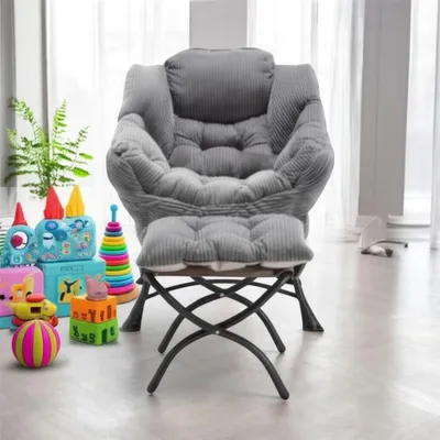 Immagine prodotto di Poltrona grigia con poggiapiedi, design imbottito, struttura in metallo, confortevole