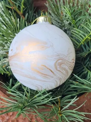Produktbild von Christbaumkugel Mable, weiß-gold, matt