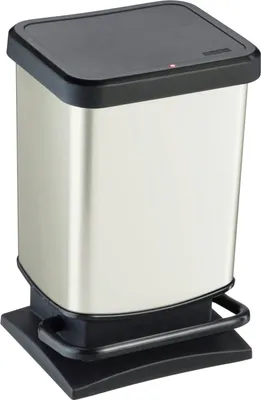 A product shot of a trash can.