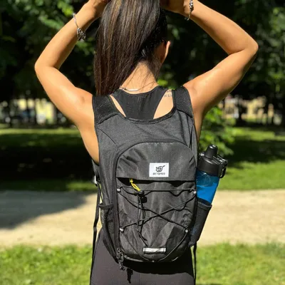 Produktbild von Faltbare Wander-Rucksack 10L - Leicht und atmungsaktiv für Männer und Frauen