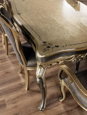 Obrázek produktu pro Elegantní jídelní stůl v klasickém designu pro stylovou atmosféru