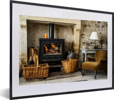 Produktbild von MuchoWow® MuchoWow® Gerahmtes Poster Kamin in einem Wohnzimmer 40x30 cm - Poster mit zchwarzem Bilderrahmen - Bilderrahmen - Poster im Rahmen