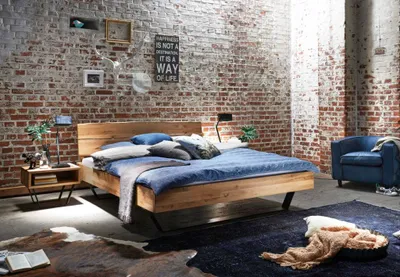Produktbild von Bett Herlev 160x200 Wildeiche massiv mit Kopfteil und Metallkufen