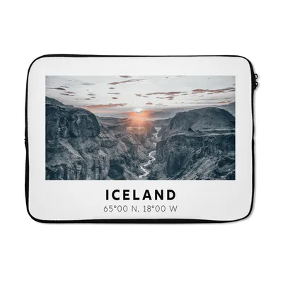Produktbild von MuchoWow® Laptop Hülle 13 Zoll Island - Fluss - Berge Laptoptasche - Laptophülle - Sleeve - Rundumschutz
