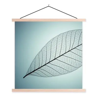 Produktbild von MuchoWow® Textilposter Bild eines botanischen Blattskeletts im Hintergrund mit der Farbe Cyan 60x60 cm mit holzfarbenen Rahmen - Wanddekoration