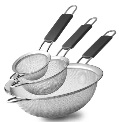 Produktbild von Feinmaschiges Küchensieb, 3-teiliges Set, 8 x 16 x 18 cm, Mehlsieb/Abtropfsieb aus Edelstahl mit dicken, rutschfesten, silikonisolierten Griffen, feinmaschiges Siebset zum Abtropfen von Lebensmitteln wie Quinoa, Nudeln und Mehl.