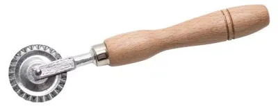 Image de Découvrez le Teigrädchen en bois SCANWOOD : l'ustensile idéal pour vos pâtisseries