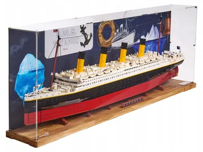 Produktbild von Blacked Brick L WOOD Vitrine mit Hintergrund 2 für LEGO® 10294 Creator Expert – Titanic