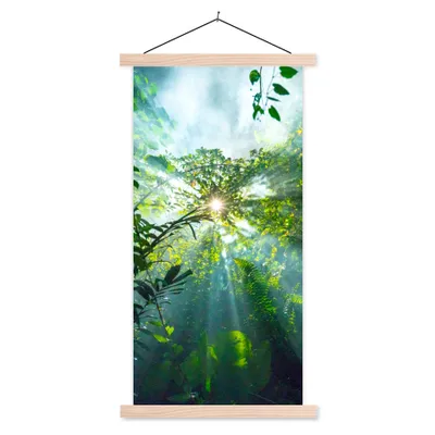 Produktbild von MuchoWow® Textilposter Die Sonne scheint durch die Wälder eines Regenwaldes in Malaysia 60x120 cm mit holzfarbenen Rahmen - Holz