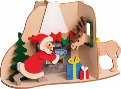 Produktbild von Drechslerei Kuhnert - Bastelset Räucherhaus Weihnachtsmann & Elch - Größe ca. 18cm, für Räucherkerzen Größe M (Standard) - 10190