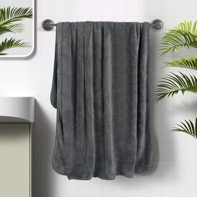 Zdjęcie produktu dla Ręcznik do kąpieli i sauny Unyqoos® z mikrofibry, wyjątkowo duży, 100 x 200 cm, szybko schnący i bardzo chłonny, w ciemnoszarym kolorze, z pętelką do zawieszania – idealny do kąpieli, sauny, podróży i plaży