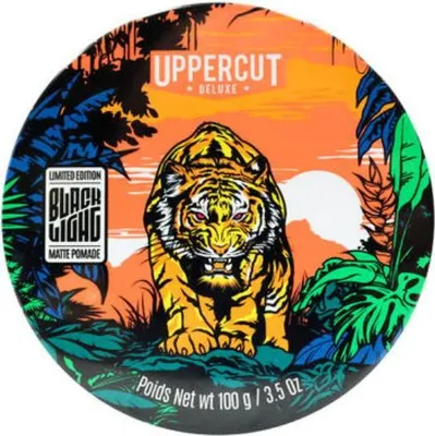 Produktbild von Uppercut Deluxe Matte Pomade Blacklight 100 g – Limited Edition matte Haarpomade für Männer, mittlerer Halt, stylisches Finish