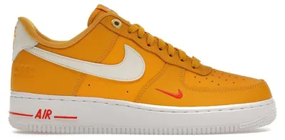 Immagine prodotto di Nike Air Force 1 Low '07 SE, edizione speciale per il 40° anniversario, colore giallo ocra, dettagli "Mini Swoosh" (taglia femminile EU 43)