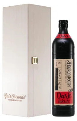 Produktbild von Mackenstedter Dark-Lakritz Likör mit Geschenk-Holzkiste