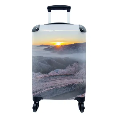 Produktbild von MuchoWow® Koffer Handgepäck Trolley Rollkoffer Kleine Reisekoffer mit 4 Rollen - Winter - Berge - Sonne - Abend - Cabin Size < 55x40x23 cm & 55x40x20 cm - Fotokoffer - Kabinenkoffer - Boardgepäck - Reise-Box - Reisekoffer - Reisegepäck - Koffer mit Bild - Trolley für Kinder
