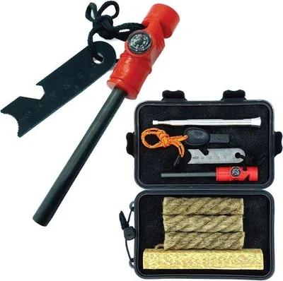 Productafbeelding van Famanu Feuerstarter-set - Kompas, fluit en roestvrijstalen accessoires