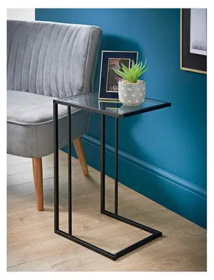 Produktbild von C-förmiger Beistelltisch mit Glasplatte - Schwarzes Metallgestell - Modern & Stilvoll
