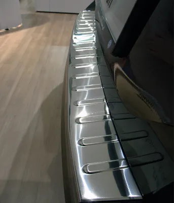Produktbild von Ladekantenschutz mit Abkantung passend für VW Touran 2 5T Edelstahl ab Bj. 2015-