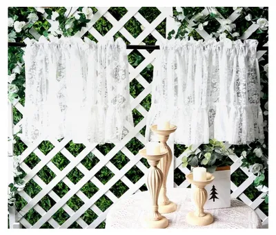 Produktbild von Scheibengardine mit Blumenmuster, Kurzgardine aus Spitze in Weiß, Bistrogardine im Landhausstil, halbtransparent für Schlafzimmer und Wohnzimmer, 2 Stück, HxB 60x150cm
