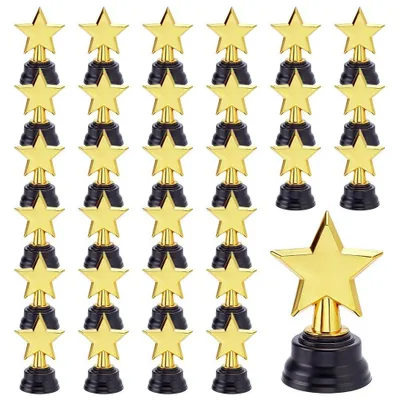Obrázok produktu pre 36 kusov malých trofejí "Hviezda", zlatá farba, výška 8,5 cm