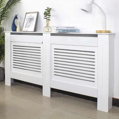 Obrázek produktu pro Kryt radiátoru z MDF, rozměry 152 x 19 x 82 cm, dekorativní prvek s dřevěnými deskami a vodorovnými pruhy