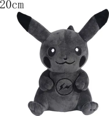 Produktbild von Pikachu Black Plüschtier 20 cm – Pokémon Kuscheltier – Weiches Spielzeug Kinder