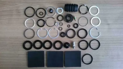 Image de ROCKSHOX BoXXer 2010-2014 (35 mm) Kit d'entretien R2C2/World Cup