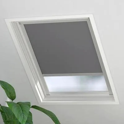 Obrázok produktu pre Zatemňovacia roleta na strešné okno Sky 2.0 pro Velux veľkosť UK06 sivá 117,3x99,5 cm