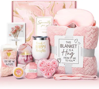 Produktbild von CarpOn Wellness-Geschenkbox für Frauen Rosa – Geschenkset mit Decke, Augenmaske & Entspannungs-Badeset