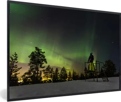 Produktbild von MuchoWow® Gerahmtes Poster Das Nordlicht über Lappland 90x60 cm - Poster mit Schwarzem Bilderrahmen Wandposter Rahmen Foto Bilder - Fotorahmen - Foto-Plakat