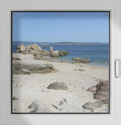 Produktbild von Wallario Lichtschutzbild, Dekorativer Sichtschutz Sonnenschutz 96 x 93 cm mit Motiv: Felsen auf einem Sandstrand - Verdunklung ohne Bohren