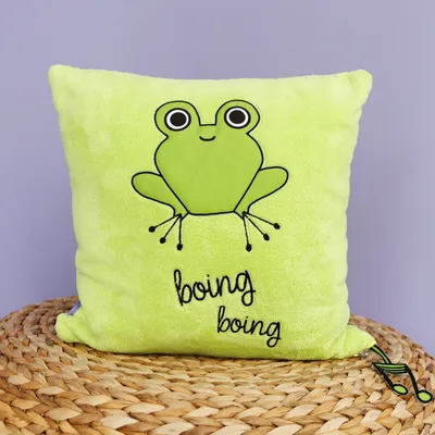 Produktbild von Milk&Moo Cacha Frog Baby Dekokissen mit Füllung, Baby & Kinder Kuschelkissen, Deko-Kissen für Kinderzimmer, Baumwolle, spizelles Design, Grün