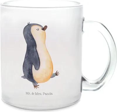 Produktbild von Mr. & Mrs. Panda Tee Tasse Pinguin marschieren - Transparent - Geschenk, Trinkglas, Teetasse Glas, Pott, Familie, Stolz, Spazieren, Teeglas, Haferl, Häferl, Schwester