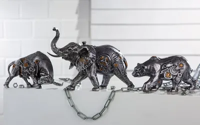 Immagine prodotto di Gilde Figur, Bär, "Steampunk Bear", Kunstharz, silberfarben, VE 2, L. 8 cm, B. 25 cm, H. 12 cm 37042 4063387370421