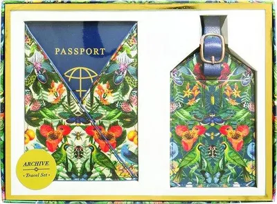Produktbild von Famanu Reiseaccessoires Set mit Gepäckanhängern und Passhülle - praktisch für organisierte Gepäckstücke