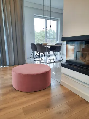 Produktbild von Rosa Samtpouf 73×29 cm – runder XXL Sitzhocker / Bodenkissen