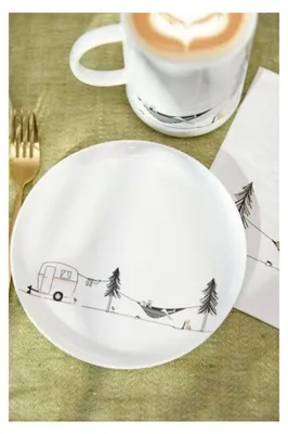 Produktbild von Geschenkteller „Camping“ aus Porzellan – Mit Dekor & Camping-Motiven