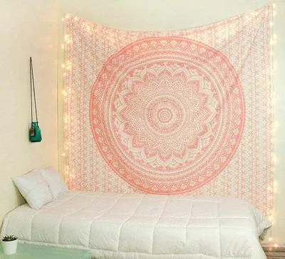 Produktbild von Unyqoos® Mandala-Wandteppich aus 100% Baumwolle, Weiß & Roségold Ombre – Boho Wandbehang / Tagesdecke, 137 x 208 cm