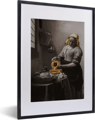 Produktbild von MuchoWow® MuchoWow® Gerahmtes Poster Das Milchmädchen - Johannes Vermeer - Gold 30x40 cm - Poster mit zchwarzem Bilderrahmen - Wandposter Schlafzimmer