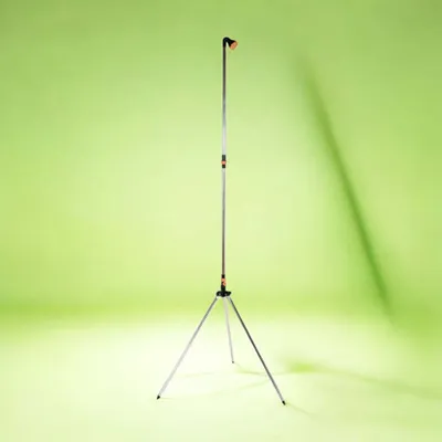 Image de Douche solaire de jardin et de camping en aluminium à trois pieds