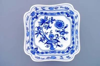 Obrázek produktu pro Český porcelán, a.s., Dubí Mísa salátová čtyřhranná vysoká, 24 cm, cibulák, Český porcelán