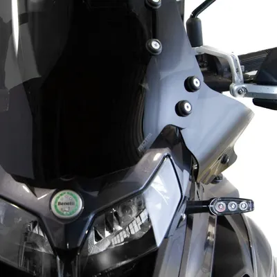 Obrázek produktu pro Tmavě tónovaná čelní skla ISOTTA pro BENELLI TRK 502