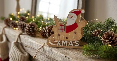 Image de Décoration MagicHome Noël Woodeco, Pere Noël en traîneau, 19x15 cm