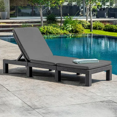 Productafbeelding van Keter Daytona Deluxe ligbed voor tuin, terras en balkon, grijs, met verstelbare rugleuning, inclusief kussen