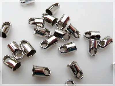 Produktbild von Vintageparts 30 Endkappen silber platiniert für 3,5 mm Bänder