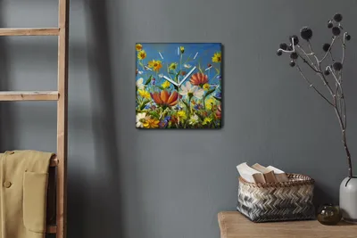 Produktbild von Coloray Hodiny Unikátní 30x30 cm  Tiché hodiny Pro obývací pokoj a kuchyň Nástěnné hodiny Plátno Bílé ručičky hodin - Malování květin louky